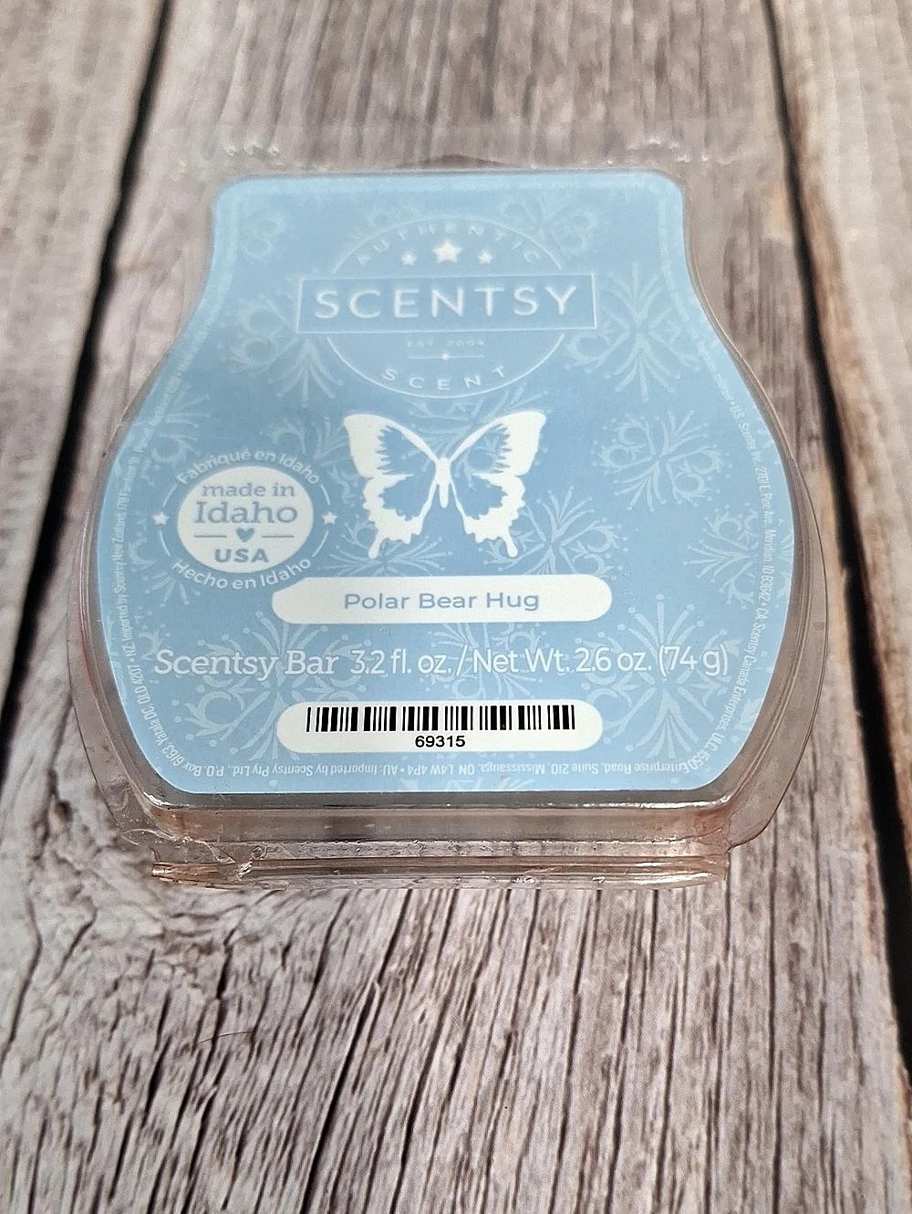 Scentsy Polar Bear Hug Wax Bar – Six Wax Melts Remaining